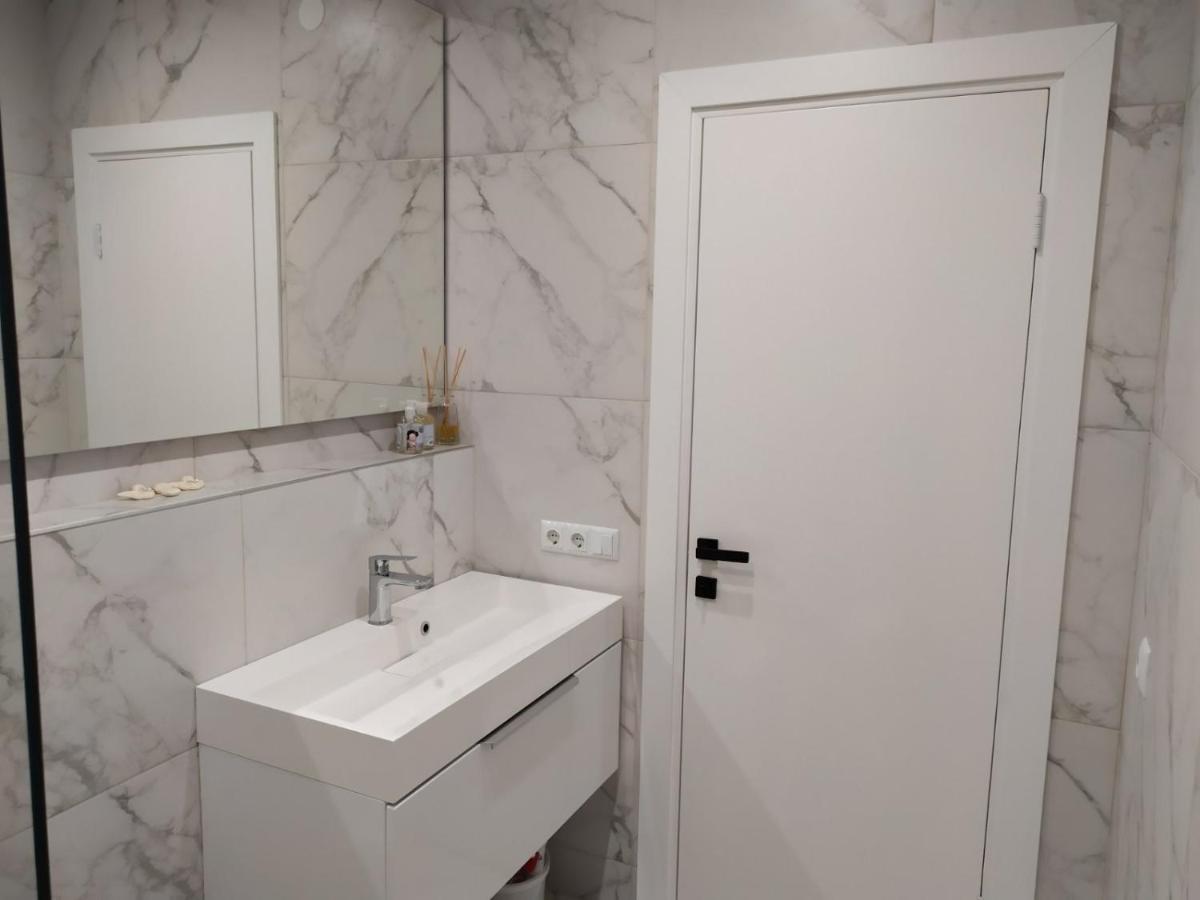 New Modern Apartment Uzhhorod Εξωτερικό φωτογραφία